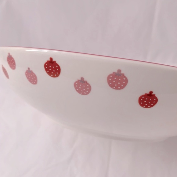 Sanrio Hello Kitty Strawberry Milk Ceramic Dinner Pasta Bowl - Picture 4 of 5